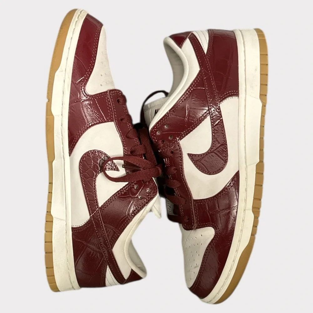 Nike: Dunk Low LX in Dark Team Red and Phantom - Picture 7 of 8